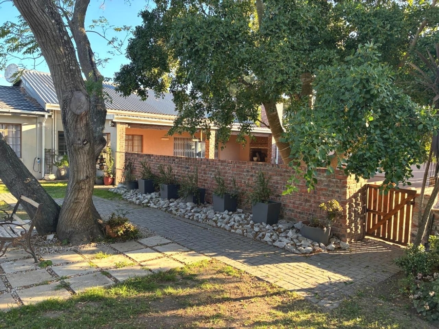 4 Bedroom Property for Sale in Humansdorp Rural Eastern Cape